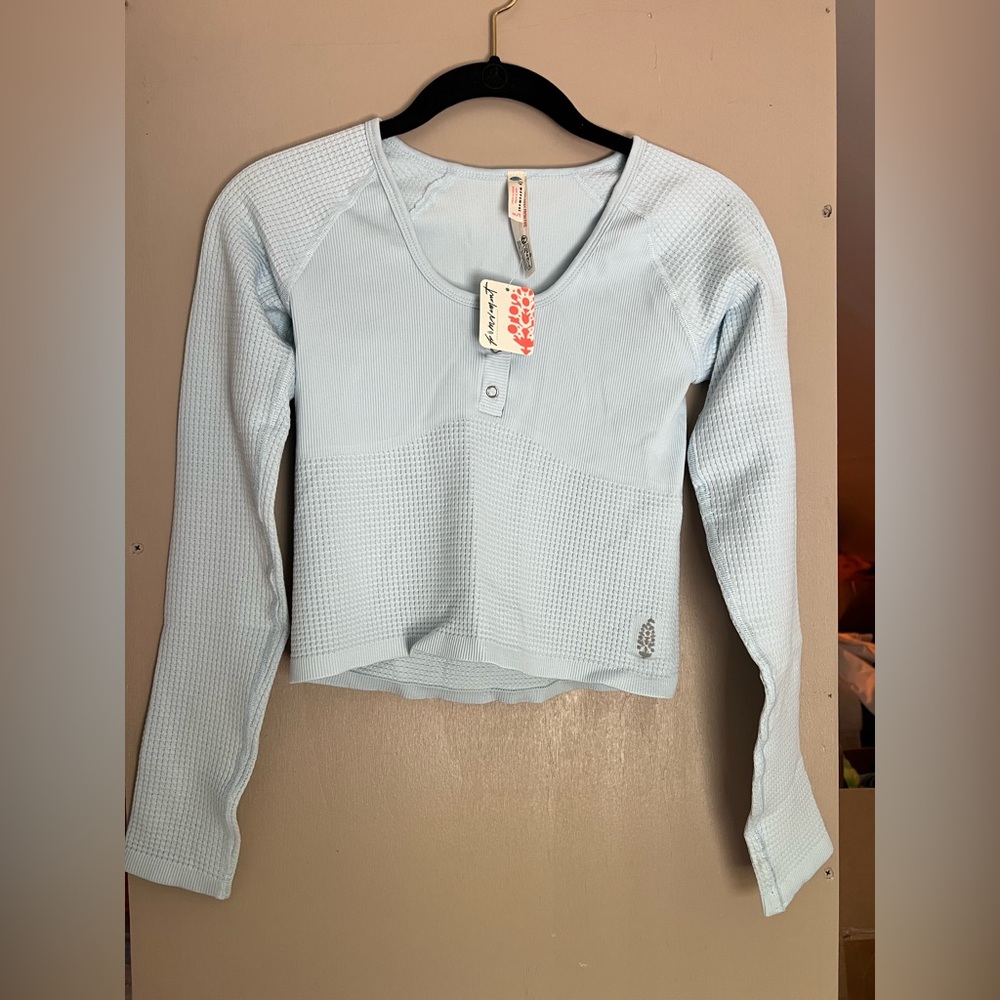 Free People Movement Bail Out Long Sleeve Layer in Light Blue NWT - Picture 4 of 6